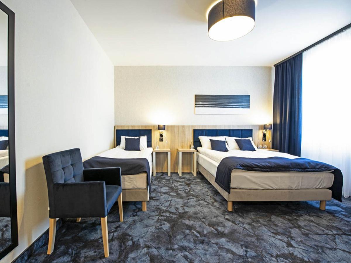 Ignasiak Hotel Wrzesnia Ngoại thất bức ảnh
