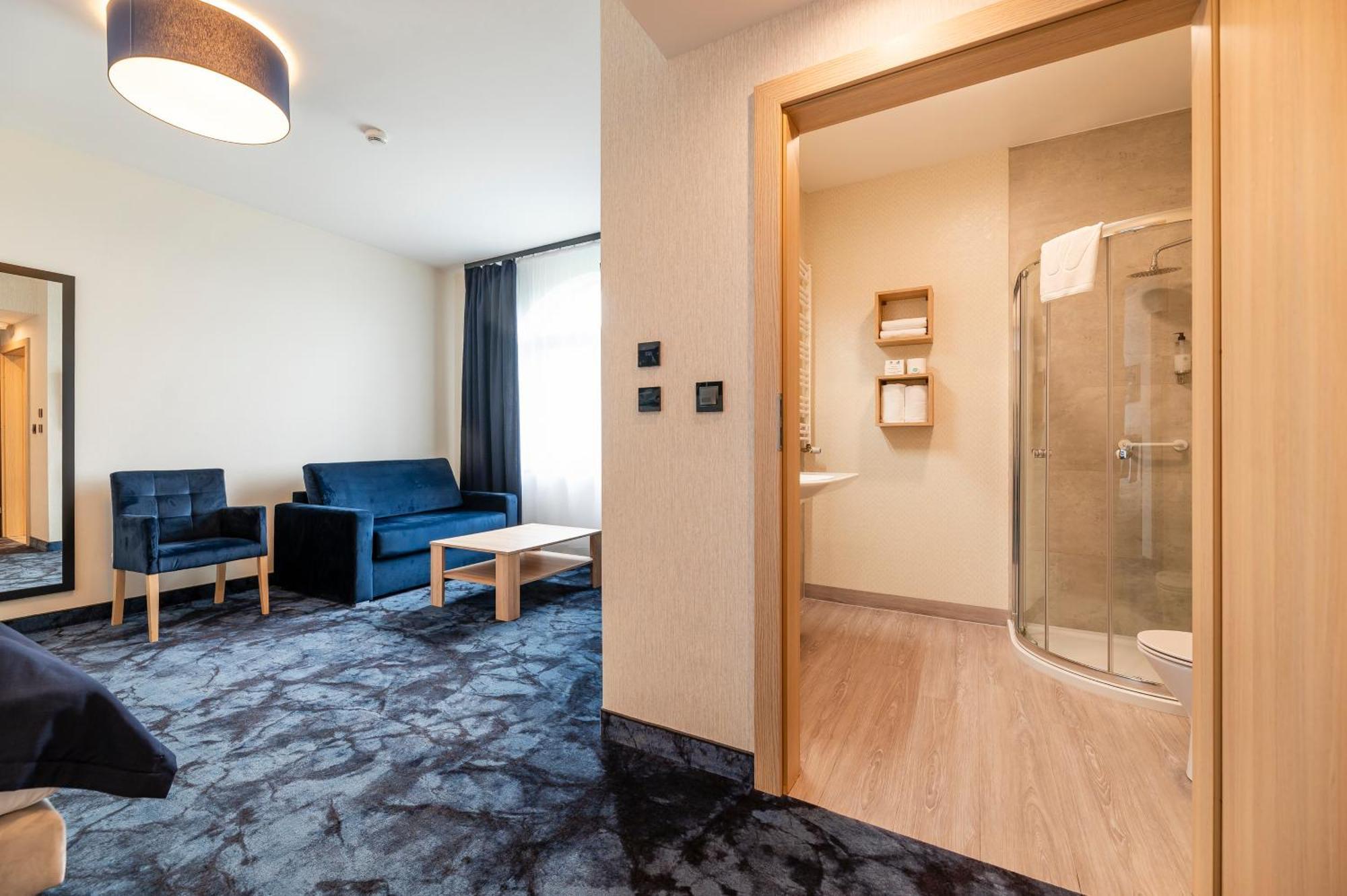 Ignasiak Hotel Wrzesnia Ngoại thất bức ảnh