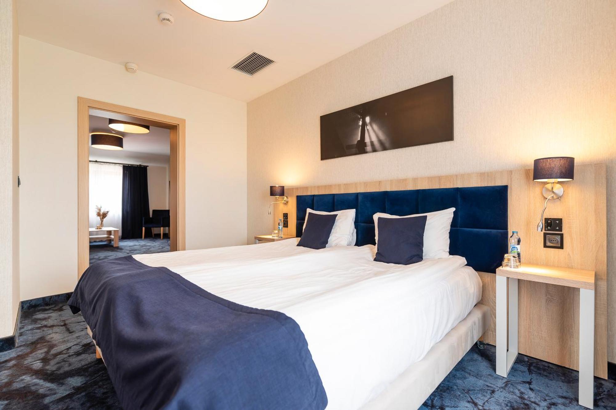 Ignasiak Hotel Wrzesnia Ngoại thất bức ảnh