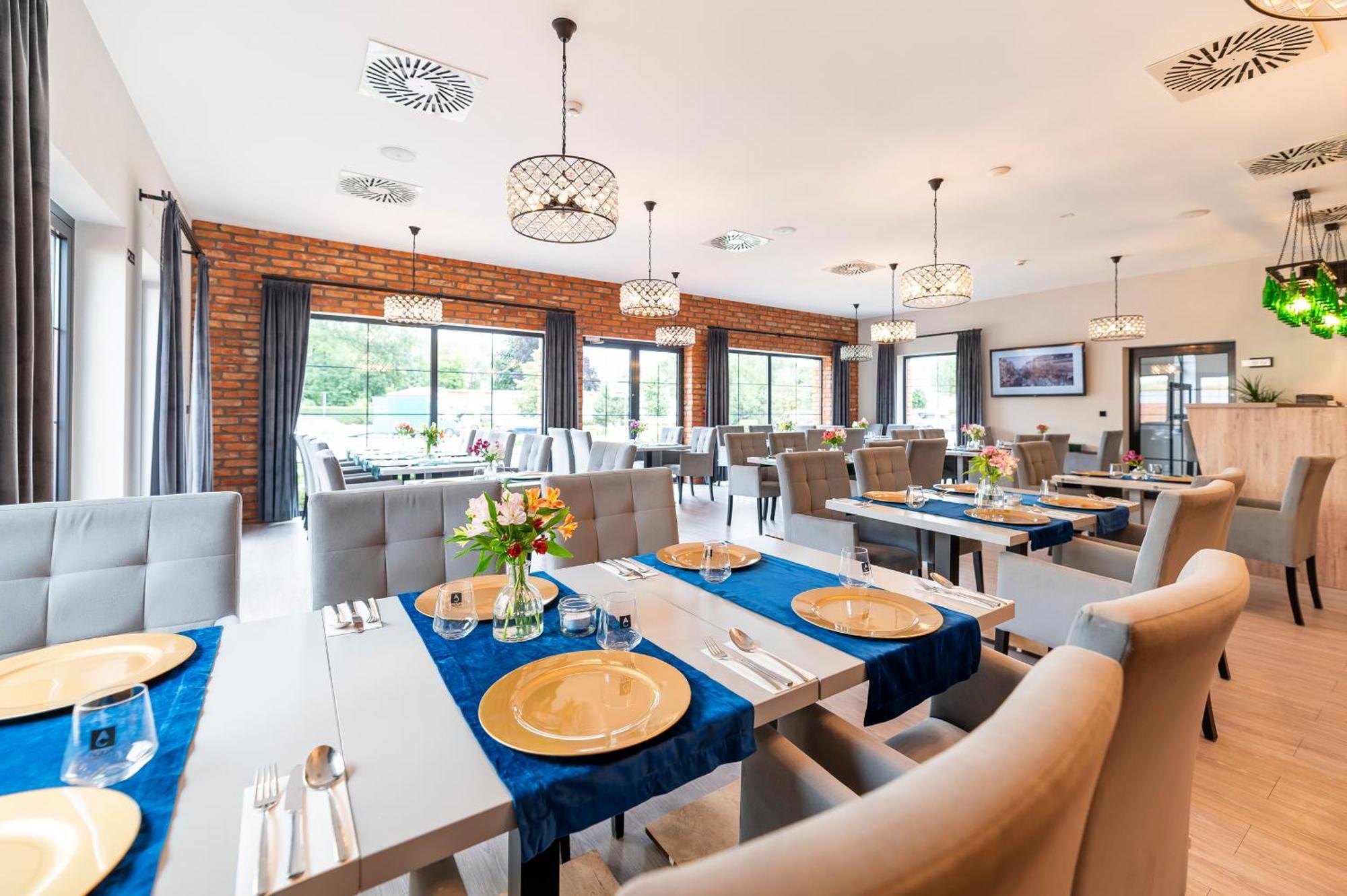 Ignasiak Hotel Wrzesnia Ngoại thất bức ảnh