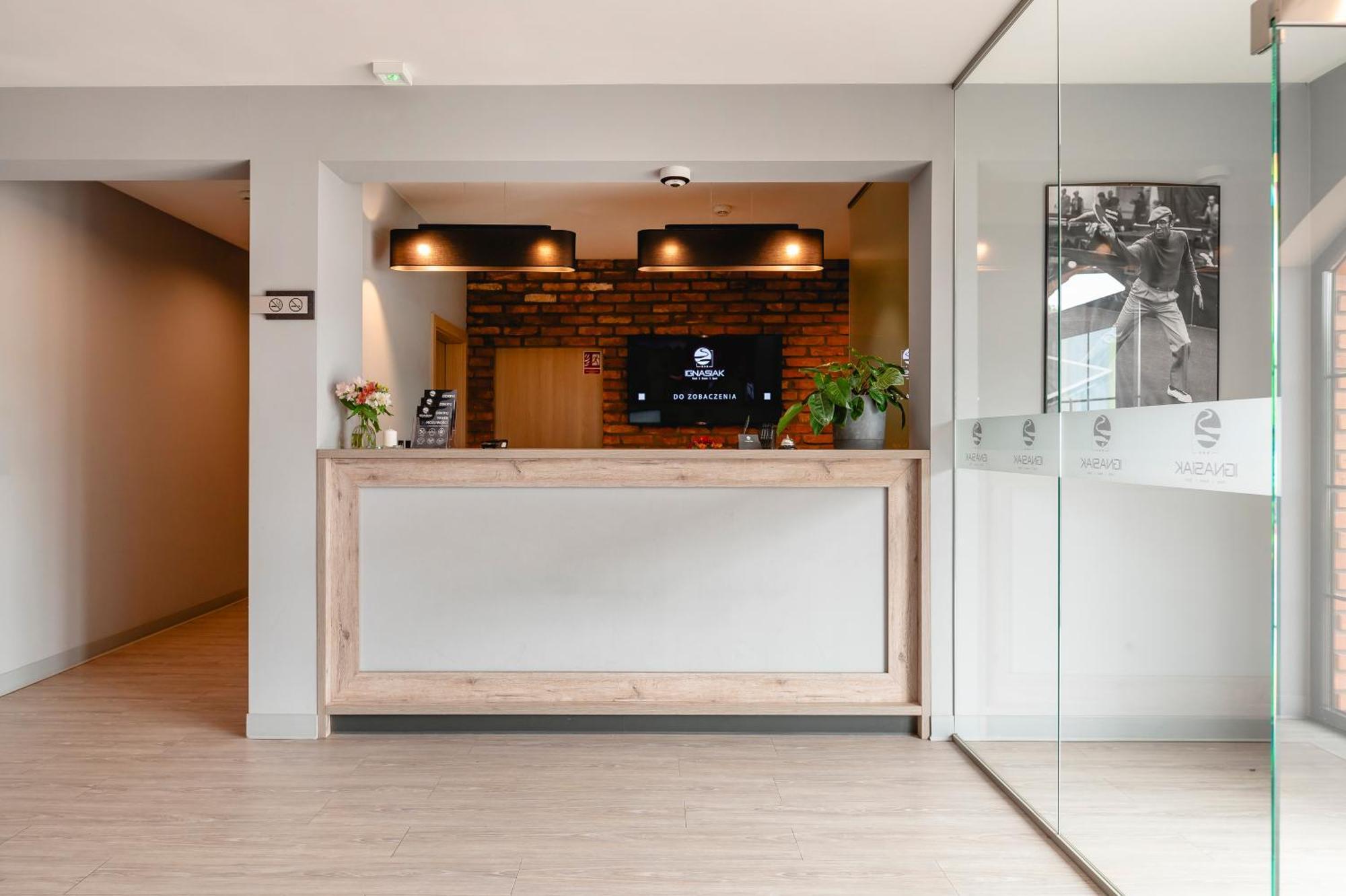 Ignasiak Hotel Wrzesnia Ngoại thất bức ảnh