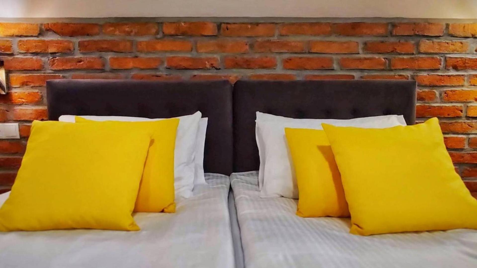 Ignasiak Hotel Wrzesnia Ngoại thất bức ảnh