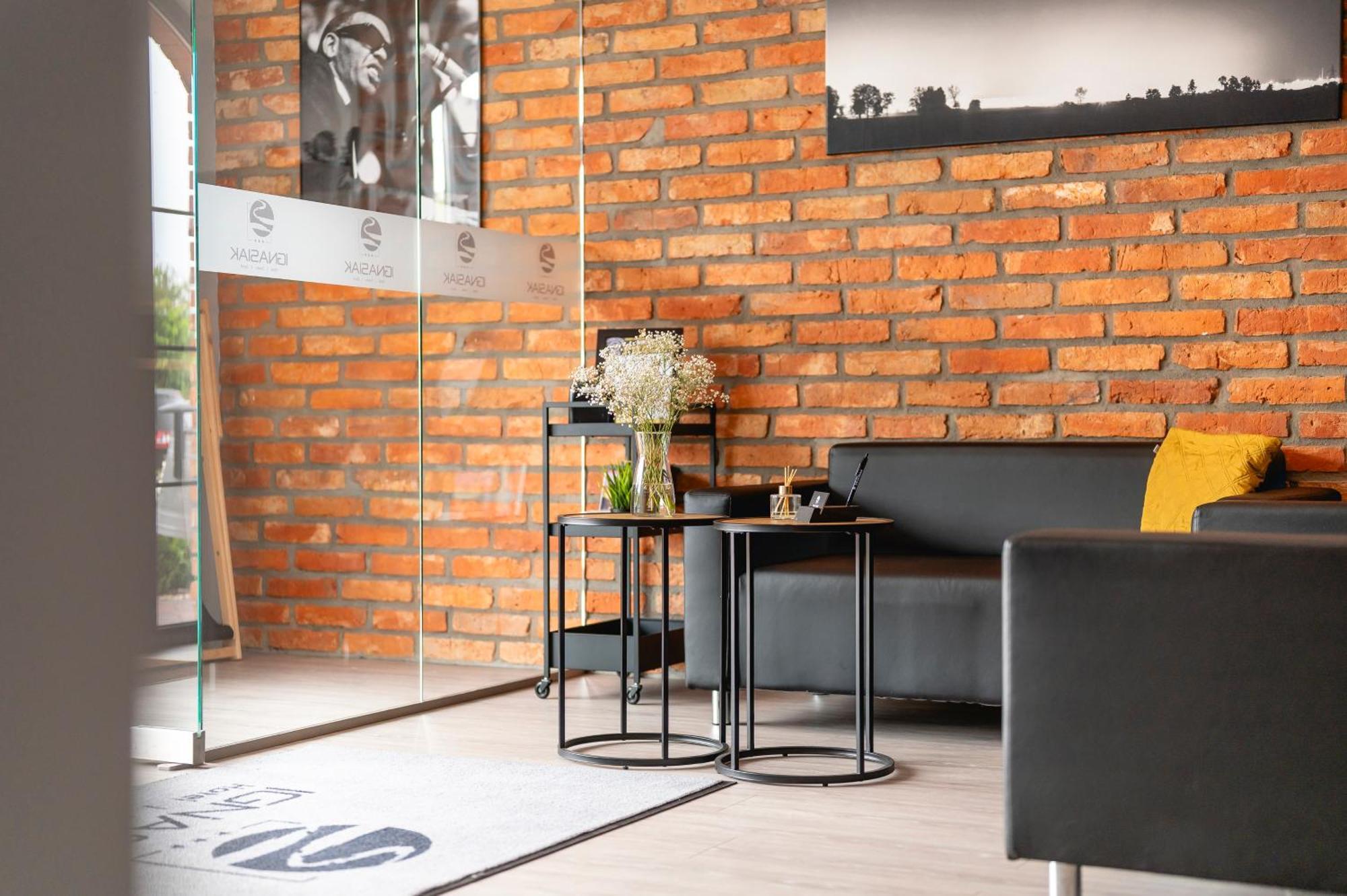 Ignasiak Hotel Wrzesnia Ngoại thất bức ảnh