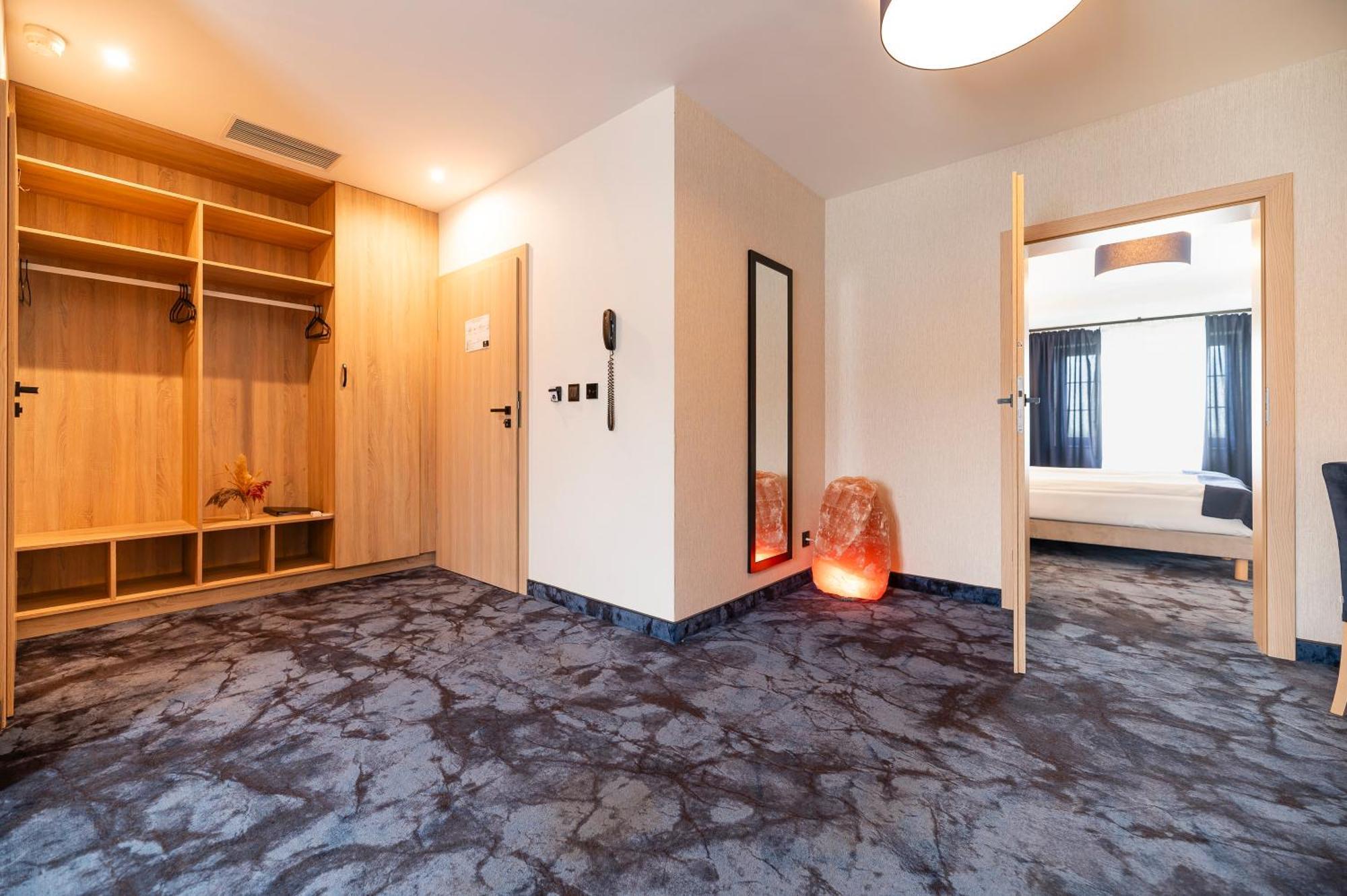 Ignasiak Hotel Wrzesnia Ngoại thất bức ảnh