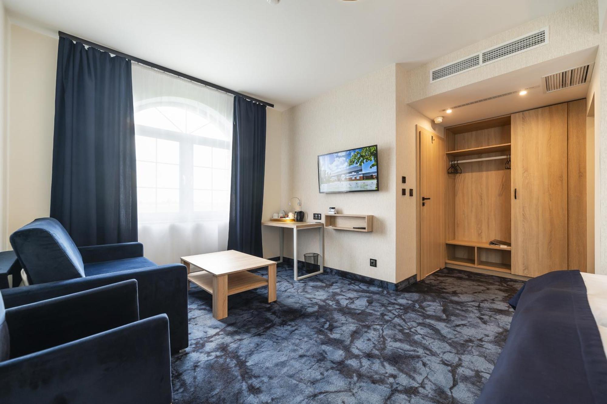 Ignasiak Hotel Wrzesnia Ngoại thất bức ảnh
