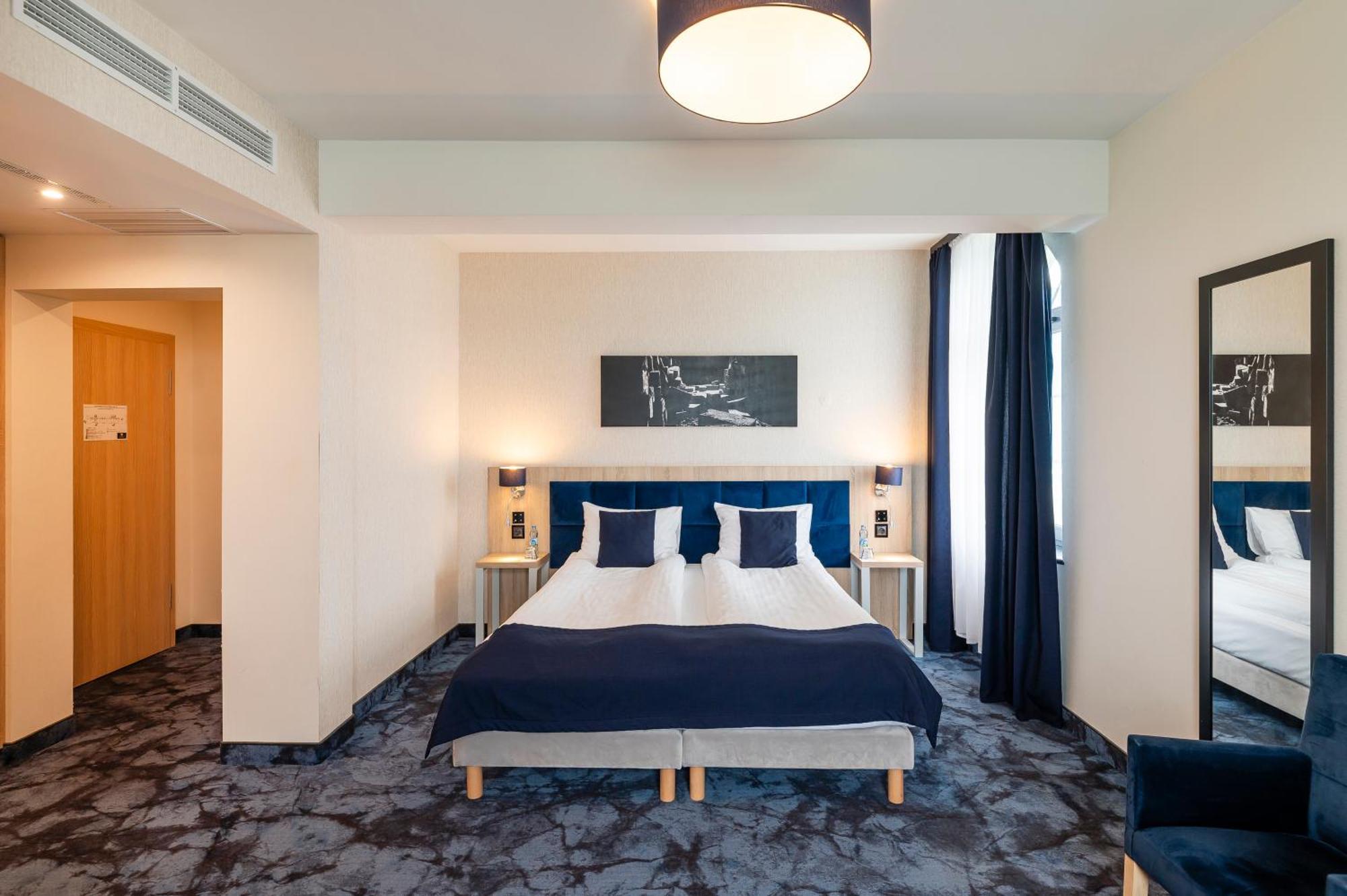 Ignasiak Hotel Wrzesnia Ngoại thất bức ảnh